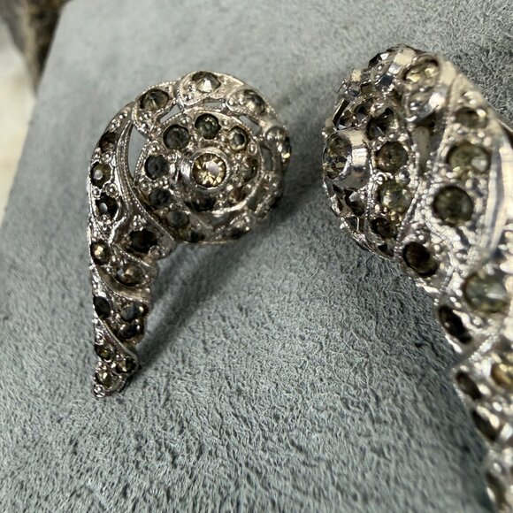 Vintage 30s Rhinestone Silver Tone Screw Back Earrings Pat Pending 164-9187 - Picture 2 of 8